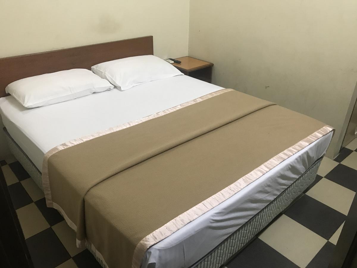 Jr Hotel Sitiawan Eksteriør billede
